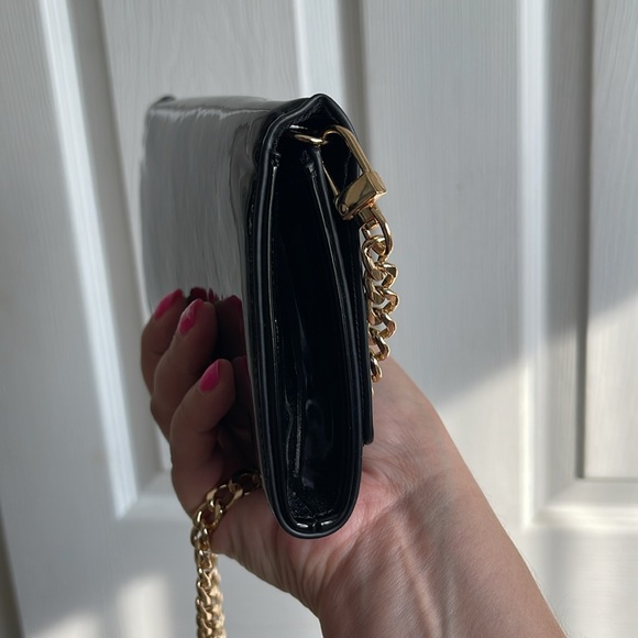 Aldo Glossy Black Clutch with Gold Chain - Picture 7 of 7